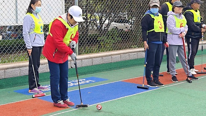 它让运动成, om 它让运动成, om